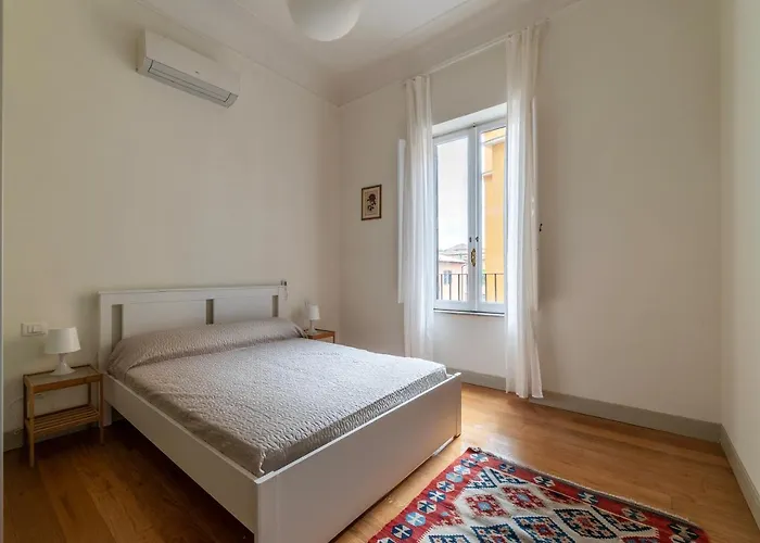 Guesthost - Bright & Roomy X6 - Trastevere District Apartament *