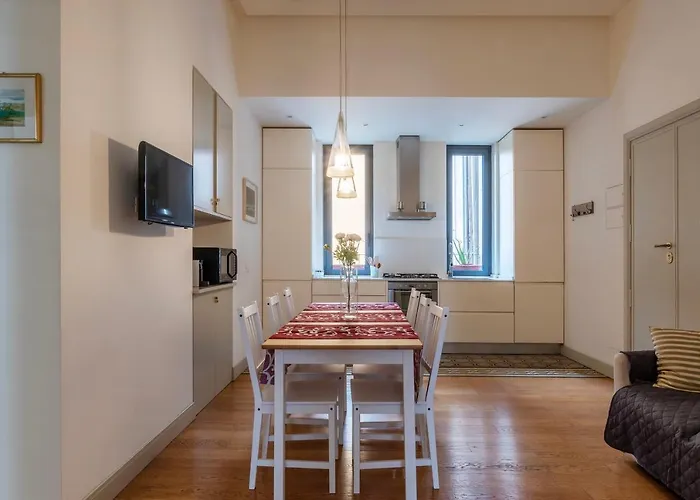 Apartament Guesthost - Bright & Roomy X6 - Trastevere District Rzym